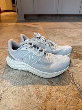 New Balance Women's Light Gray Athletic Running Shoes